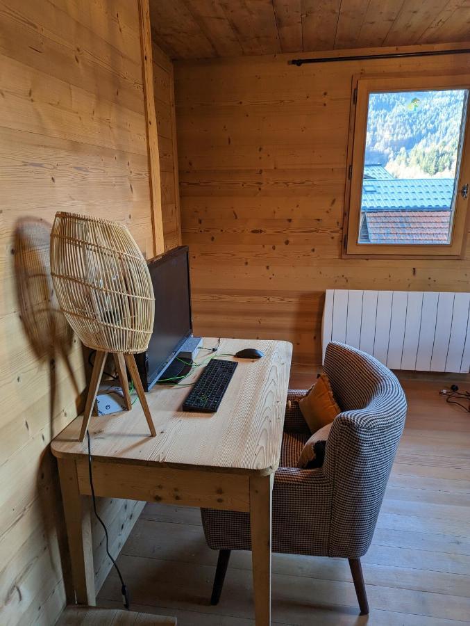 Bas De Chalet Au Coeur Des Aravis, Entre Lac Et Montagne Сен-Жан-де-Сикст Экстерьер фото