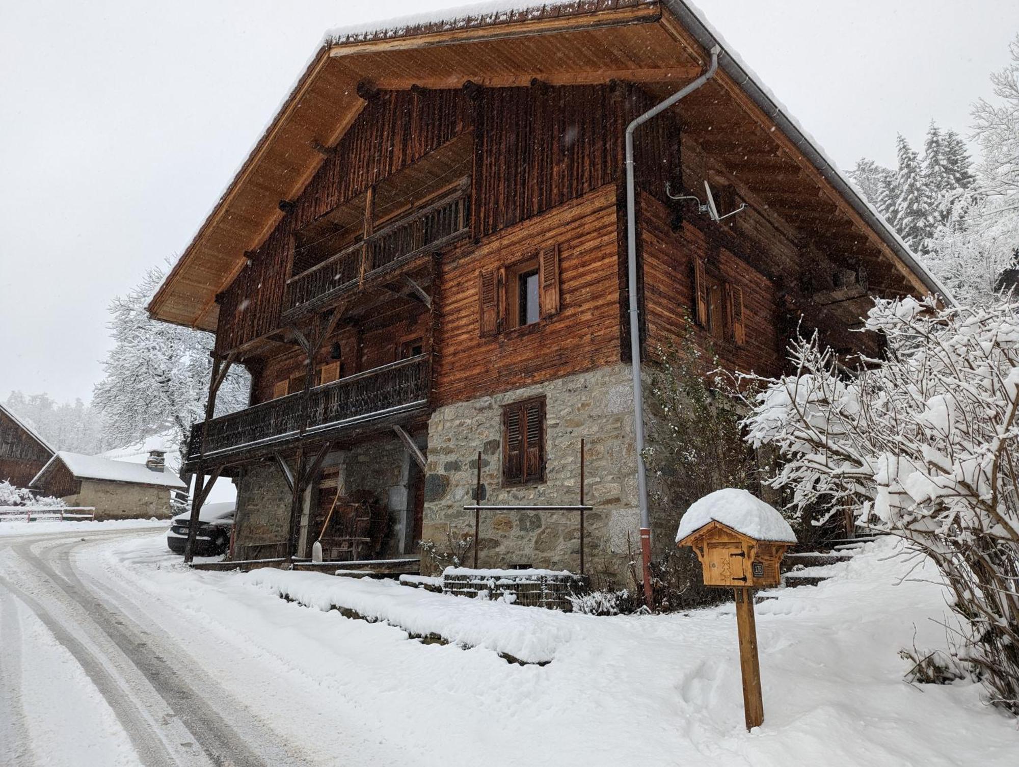 Bas De Chalet Au Coeur Des Aravis, Entre Lac Et Montagne Сен-Жан-де-Сикст Экстерьер фото